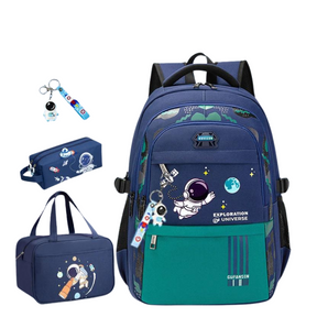 Kit Escolar Astronauta para Meninos com 4 Peças: Mochila, Lancheira, Estojo e Chaveiro - Promoção de Agosto