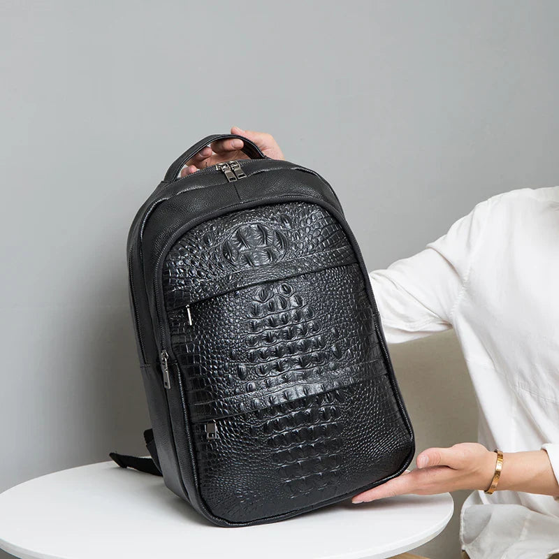 Mochila Masculina de Couro Genuíno com Textura de Crocodilo