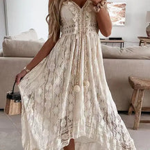 Vestido de Renda Floral Branco Decote V