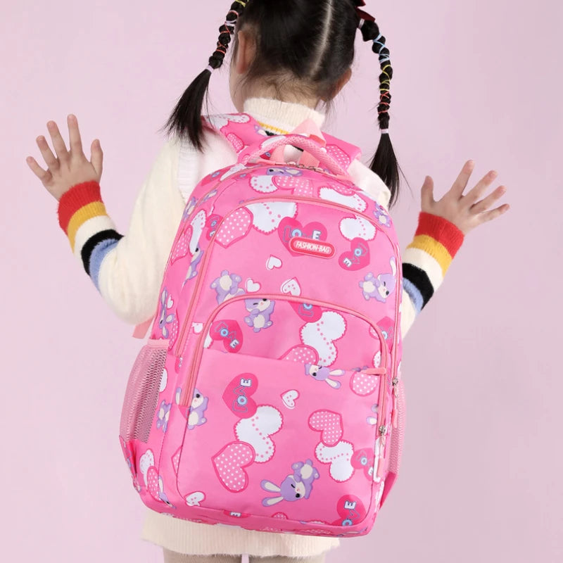 Mochila Escolar Infantil com Desenhos de Coração