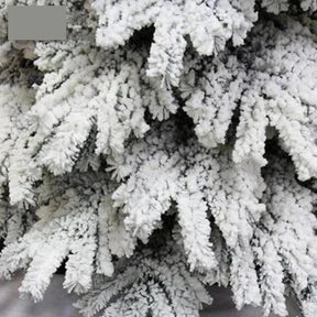 Árvore de Natal Realista com Flocos de Neve