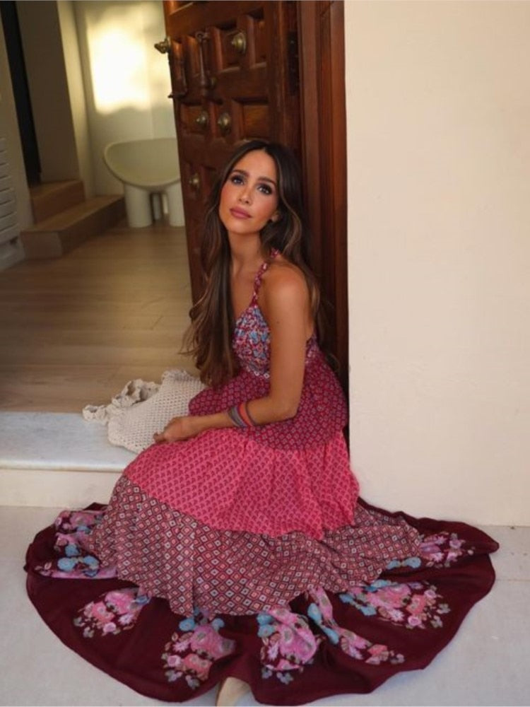 Vestido Maxi Floral em Camadas com Decote V